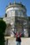 Dwukondygnacyjna rotunda z białego wapienia
