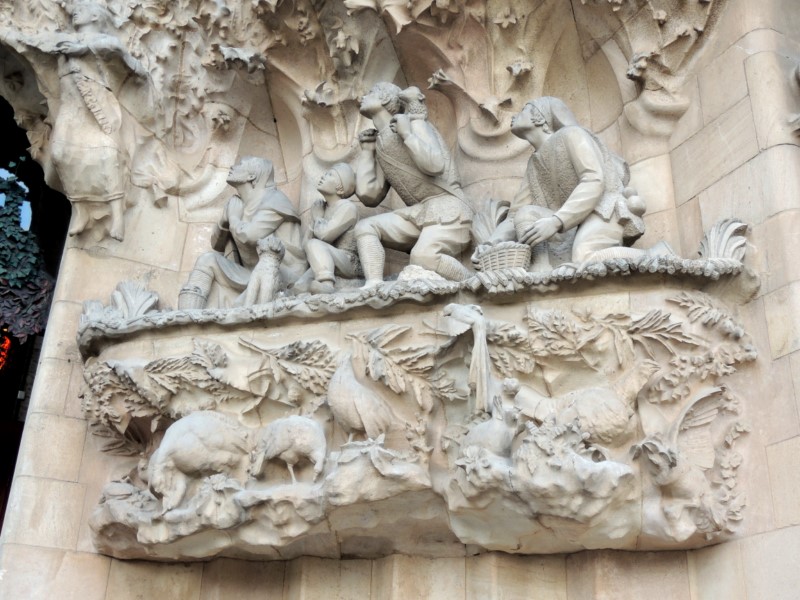 Sagrada Familia, Nativity Facade, Portal of Charity, the shepherds
