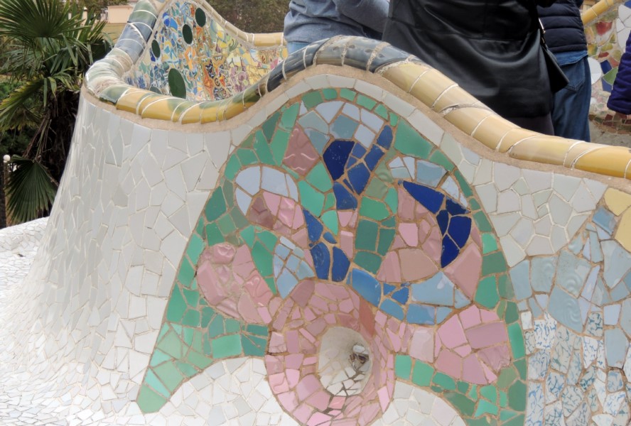 Park Guell, serpentine seat decorated with mosaics
