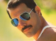 okładka pierwszego solowego albumu Freddiego Mercury’ego