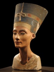 popiersie Nefertiti