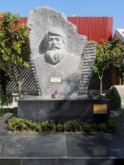 pomnik Kazimierza Kwiatkowskiego w Hoi An
