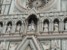 florencja foto - bogato rzeĹşbiona fasada katedry